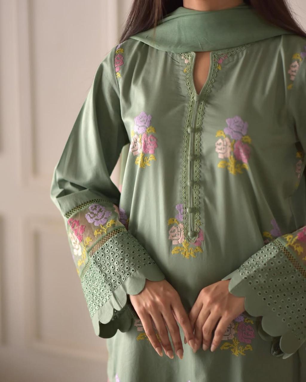 Pista 3-Piece Embroidered